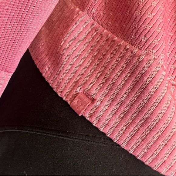 LululemonāRest Less Cropped 1/2 Zip size 10 Grid Warp Pink Blossom - Picture 9 of 10
